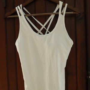 GapFit - M Workout Tank - Strappy Design